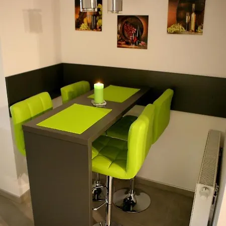 Teczowe Wzgorze Oaza Apartman *